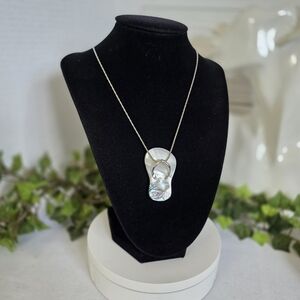 Beach Fashion Silver Mother of Pearl Abalone Flip Flop Pendant Necklace